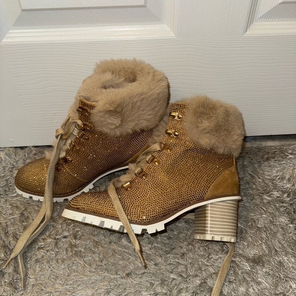 Lauren Lorraine Tan Crystal Snow Boots! - Picture 3 of 6